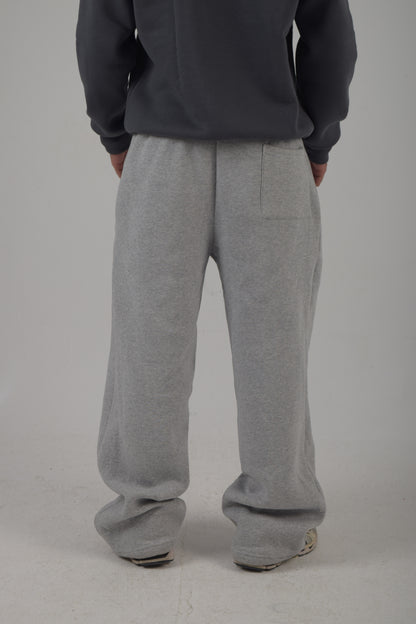 GREY BAGGY SWEATPANTS